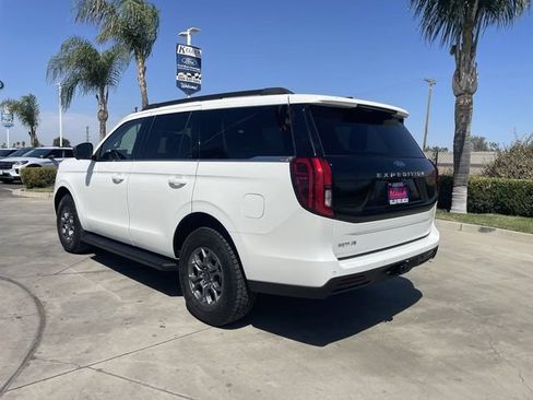 Used 2025 Ford Expedition Active RWD image 6