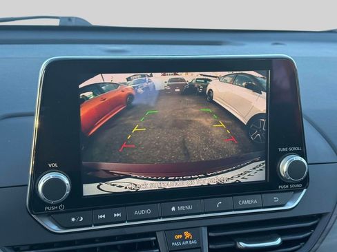 Used 2025 Nissan Altima 2.5 SV image 27