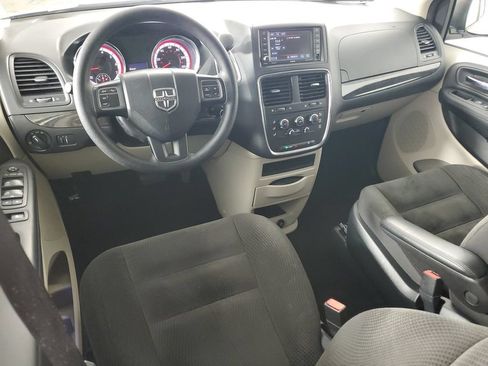 Used 2018 Dodge Grand Caravan SE w/ UConnect Hands-Free Group FWD image 16
