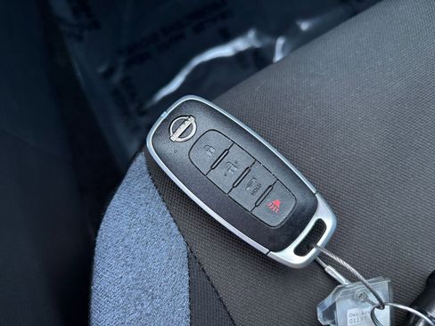 Used 2025 Nissan Versa SV image 22