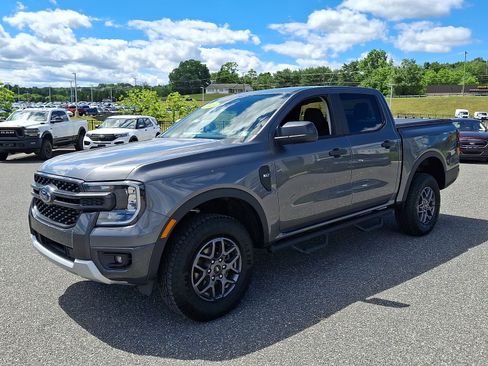 Certified 2025 Ford Ranger XLT w/ FX4 Off-Road Package AWD/4WD image 4