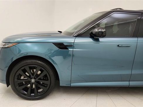 Used 2025 Land Rover Range Rover Sport Dynamic SE image 10