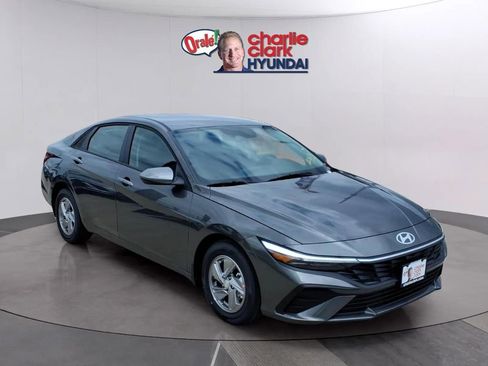 New 2026 Hyundai Elantra SE FWD image 7