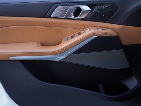 Used 2022 BMW X7 xDrive40i w/ Premium Package image 38