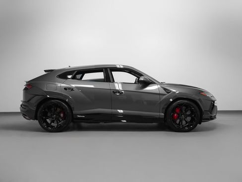 Used 2023 Lamborghini Urus Performante AWD/4WD image 8