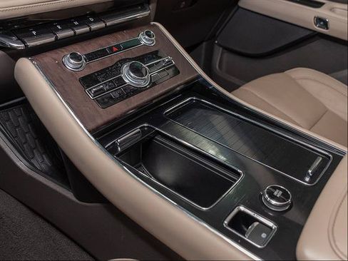 Used 2022 Lincoln Aviator Reserve w/ Elements Package Plus AWD/4WD image 15