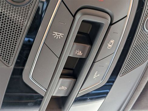 Used 2022 Audi RS Q8 image 25