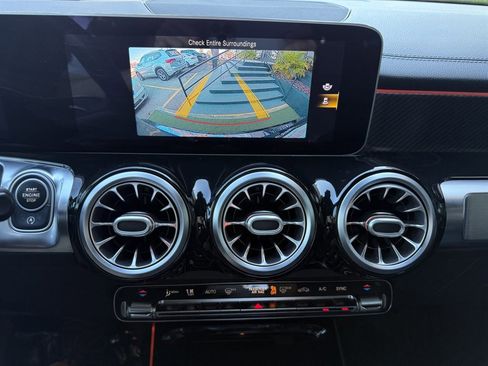 Used 2020 Mercedes-Benz GLB 250 image 30