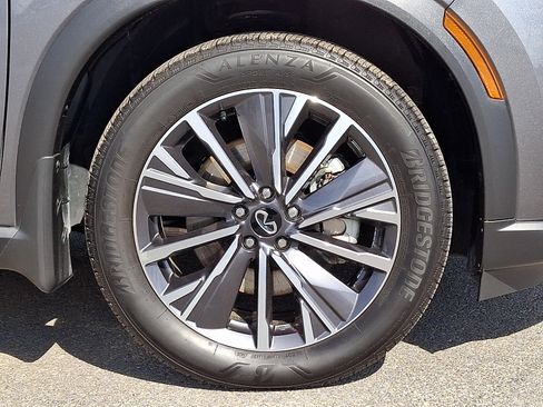 Certified 2026 INFINITI QX60 Luxe w/ Family Package AWD/4WD image 8
