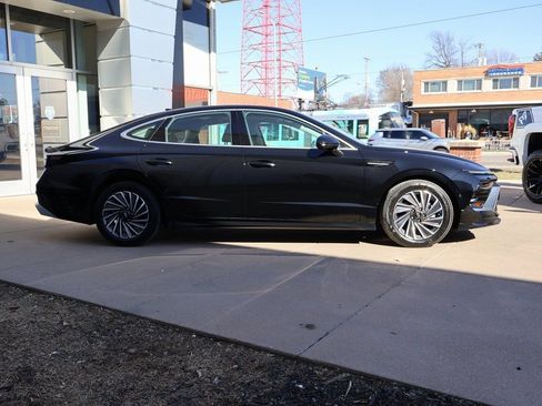 Used 2025 Hyundai Sonata Limited image 9