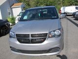 Used 2017 Dodge Grand Caravan SE image 2