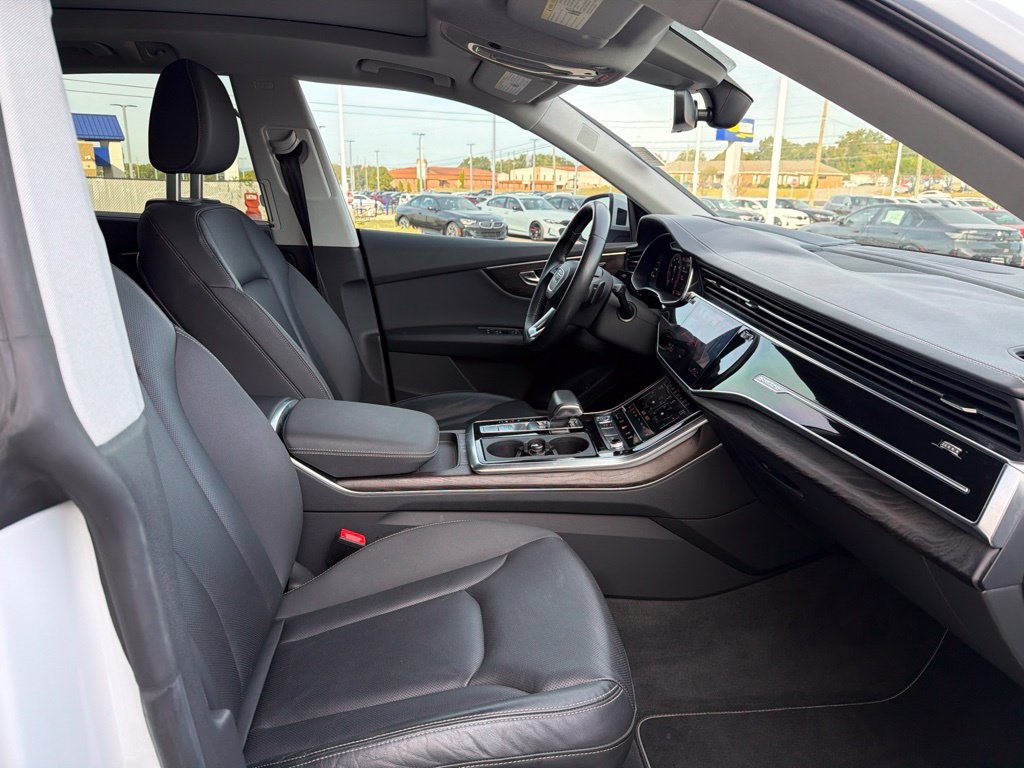 Used 2019 Audi Q8 Prestige AWD/4WD image 25