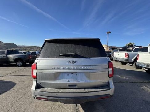 Used 2024 Ford Expedition Max XLT image 4