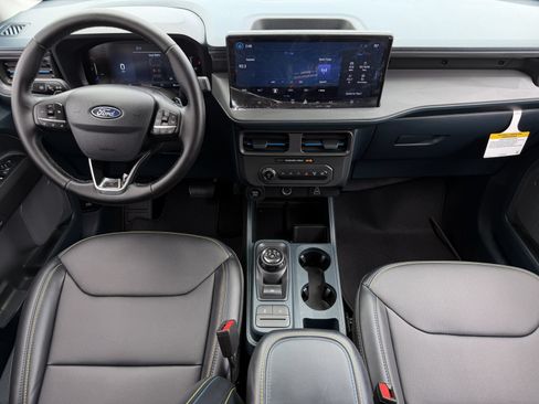 Used 2025 Ford Maverick Lobo AWD/4WD image 12