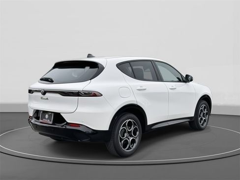 New 2025 Alfa Romeo Tonale image 6