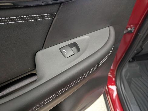 Used 2023 Buick Envision Essence image 25