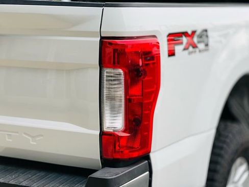 Used 2019 Ford F250 XLT w/ XLT Value Package image 7