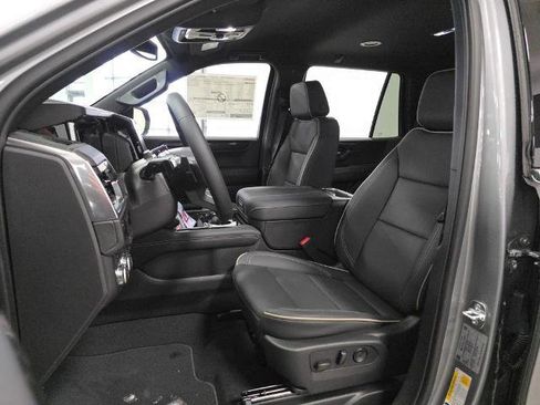 New 2026 GMC Yukon Elevation image 9