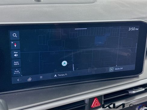 Certified 2025 Kia Sorento EX w/ Panoramic Sunroof Package image 13