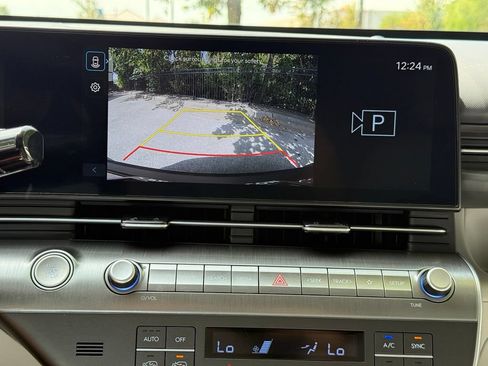 Used 2025 Hyundai Kona SEL FWD image 14