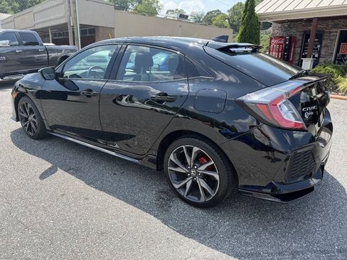 Used 2017 Honda Civic Sport image 8