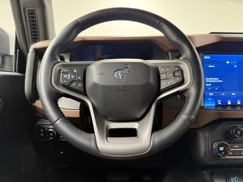 Used 2024 Ford Bronco Outer Banks image 25