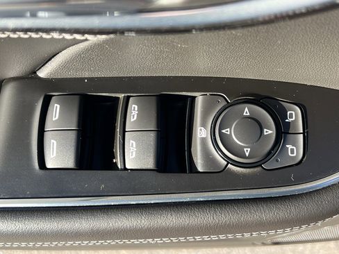 Used 2022 Buick Envision Preferred image 13