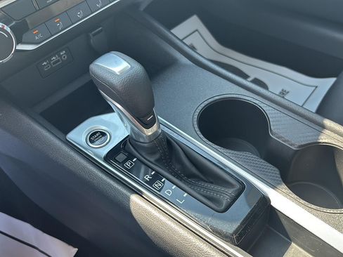 Used 2025 Nissan Altima 2.5 SV FWD image 18