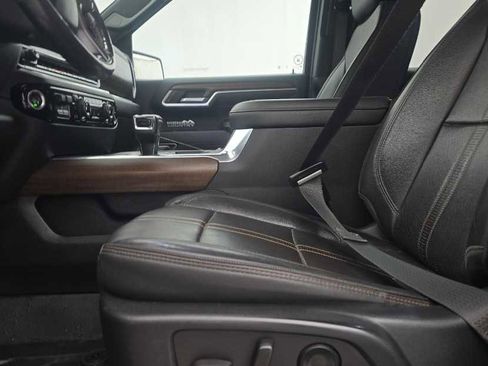 Used 2022 Chevrolet Silverado 1500 High Country w/ High Country Premium Package image 6