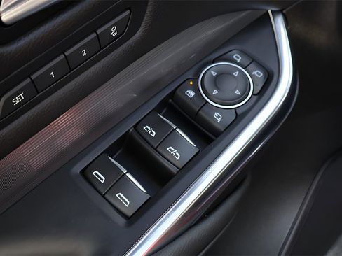 Used 2024 Cadillac XT4 Premium Luxury w/ Cold Weather Package image 26