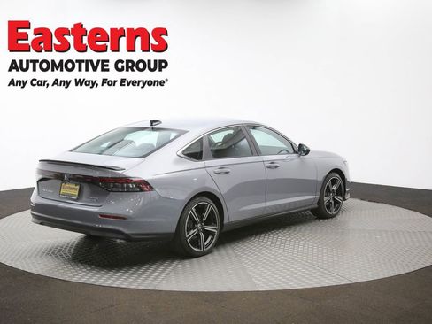 Used 2025 Honda Accord Sport image 38
