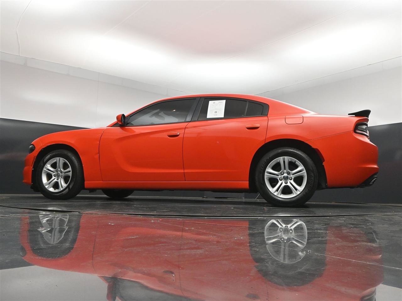 Used 2018 Dodge Charger SXT RWD image 34