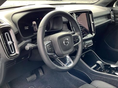 Used 2023 Volvo C40 P8 Recharge Ultimate image 17