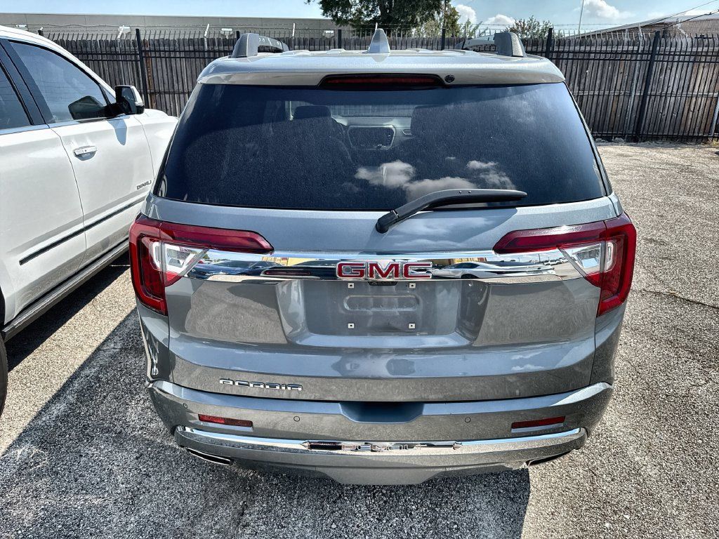 Used 2023 GMC Acadia Denali w/ Denali Ultimate Package FWD image 6