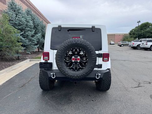 Used 2012 Jeep Wrangler Unlimited Sahara w/ Connectivity Group AWD/4WD image 9