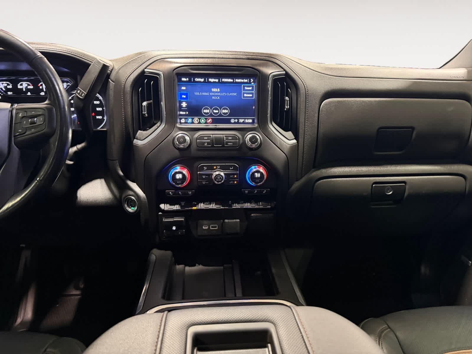 Used 2022 GMC Sierra 2500 AT4 w/ AT4 Preferred Package AWD/4WD image 12