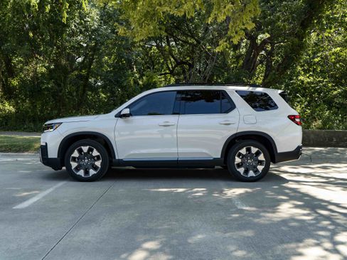 Certified 2026 Honda Pilot Elite image 6