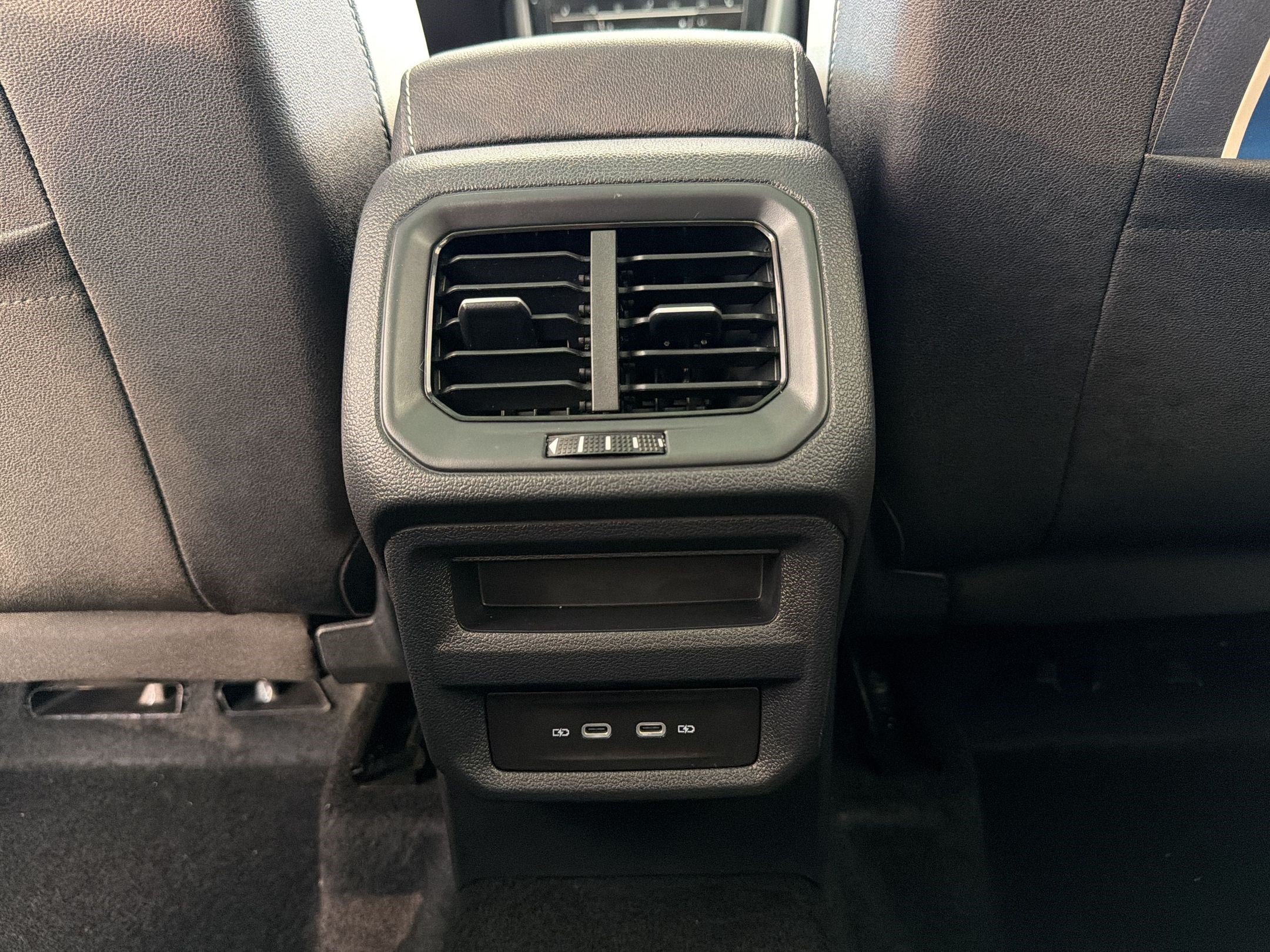 Certified 2026 Volkswagen Taos SE FWD image 32