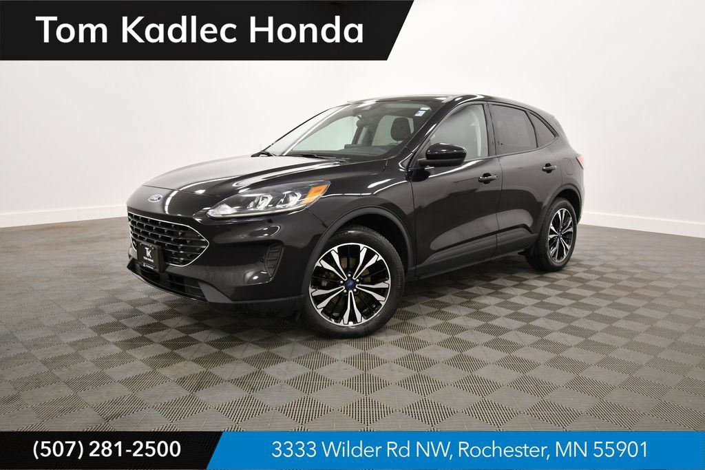 Used 2022 Ford Escape SE w/ SE Sport Appearance Package AWD/4WD image 1