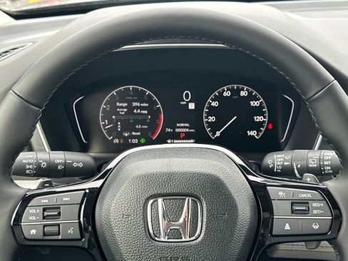 New 2025 Honda Pilot Touring image 21