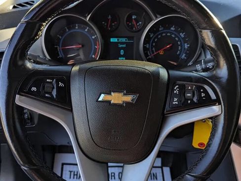 Used 2014 Chevrolet Cruze LT image 8