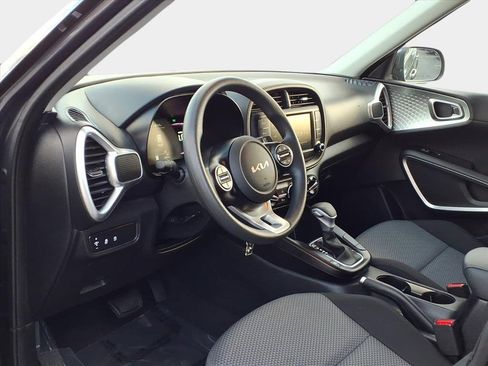 Used 2023 Kia Soul LX image 8