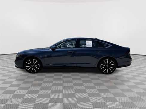 Used 2023 Honda Accord Touring image 3