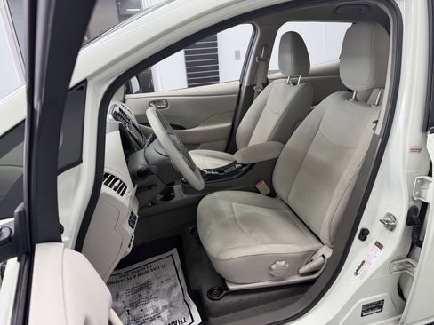 Used 2012 Nissan Leaf SV image 13