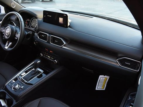 New 2025 MAZDA CX-5 Signature image 25