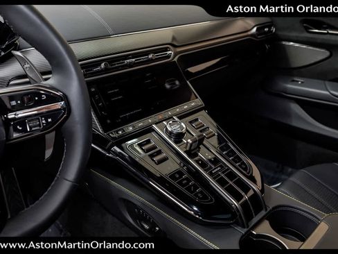 Used 2025 Aston Martin V8 Vantage Coupe image 10