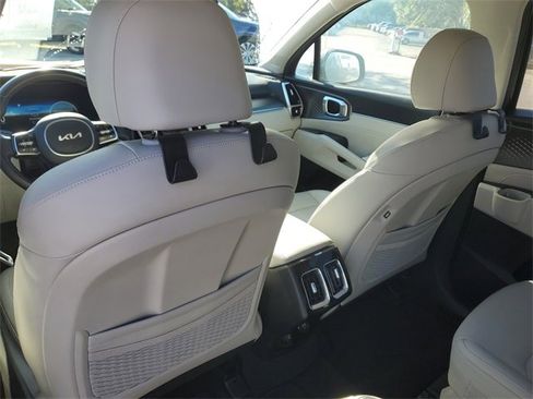 Certified 2023 Kia Sorento SX image 9