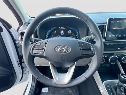 New 2025 Hyundai Venue SEL image 11