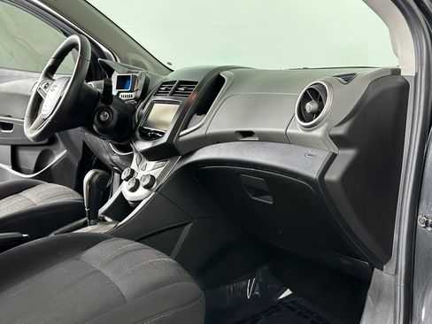 Used 2015 Chevrolet Sonic LT image 39