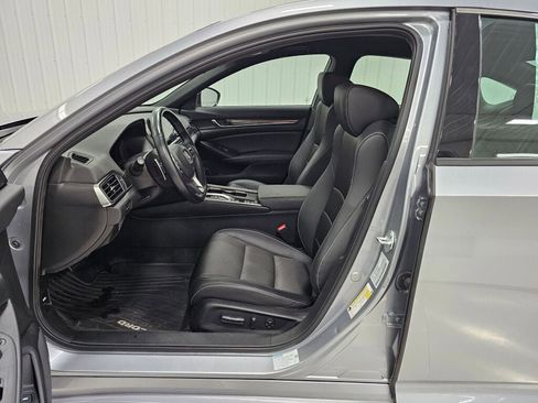 Used 2022 Honda Accord Sport image 2